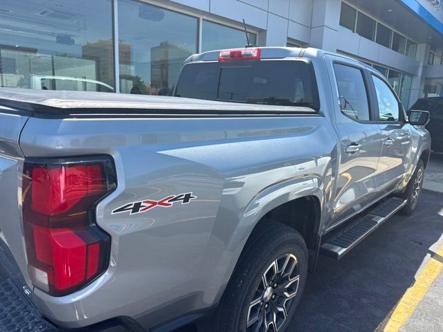 Used 2024 Chevrolet Colorado LT w/ LT Convenience Package III AWD/4WD image 3