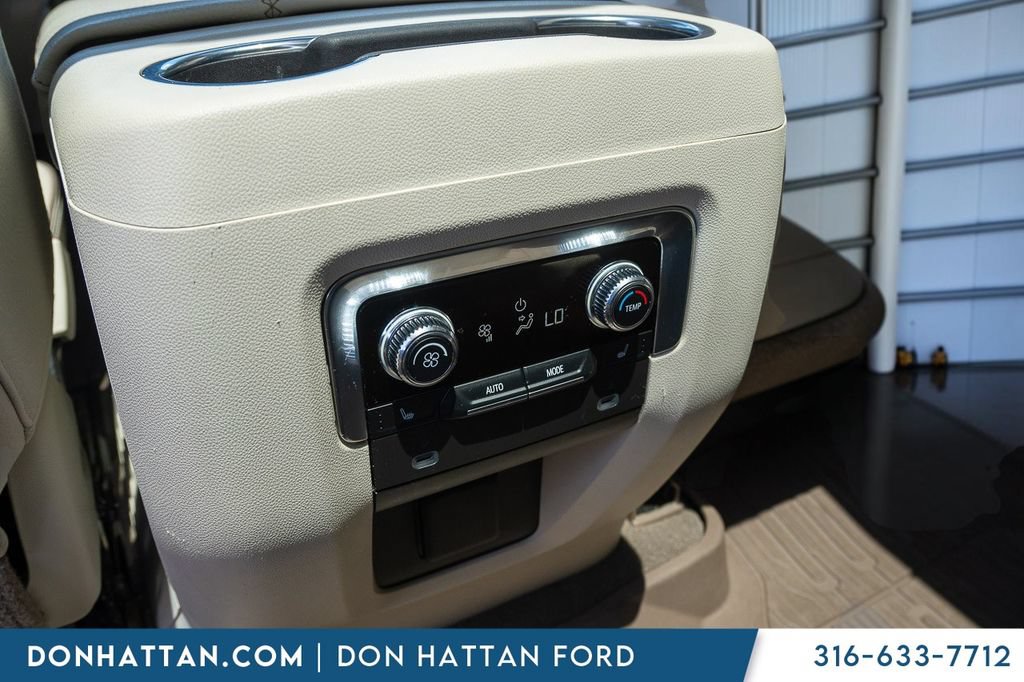Used 2021 GMC Yukon Denali w/ Denali Premium Package AWD/4WD image 25