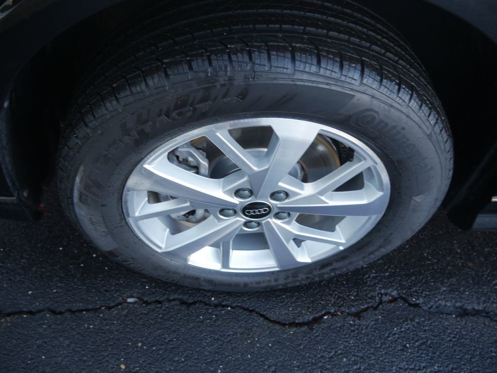 Used 2023 Audi Q3 2.0T Premium w/ Convenience Package image 12