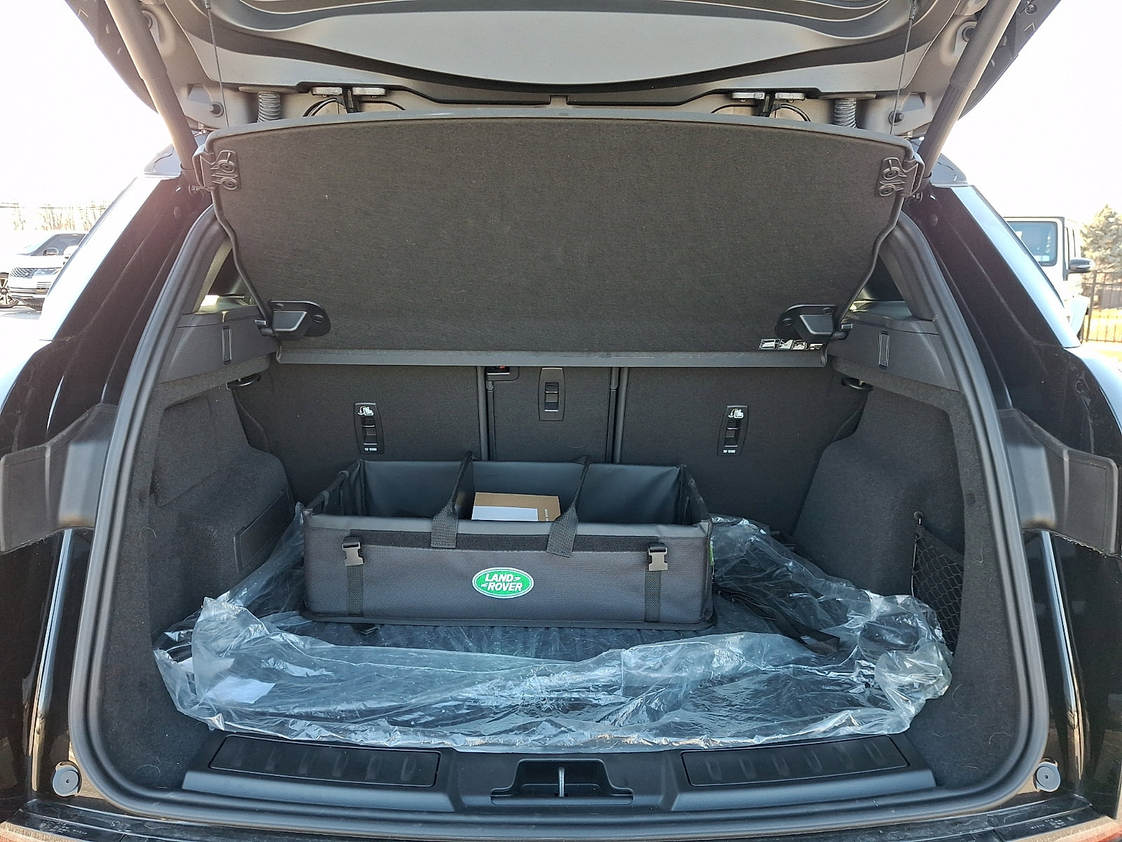 Used 2026 Land Rover Range Rover Evoque S image 28