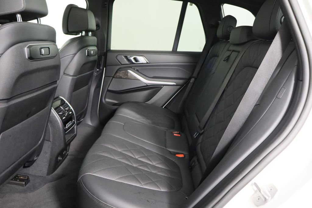 Used 2024 BMW X5 sDrive40i RWD image 16
