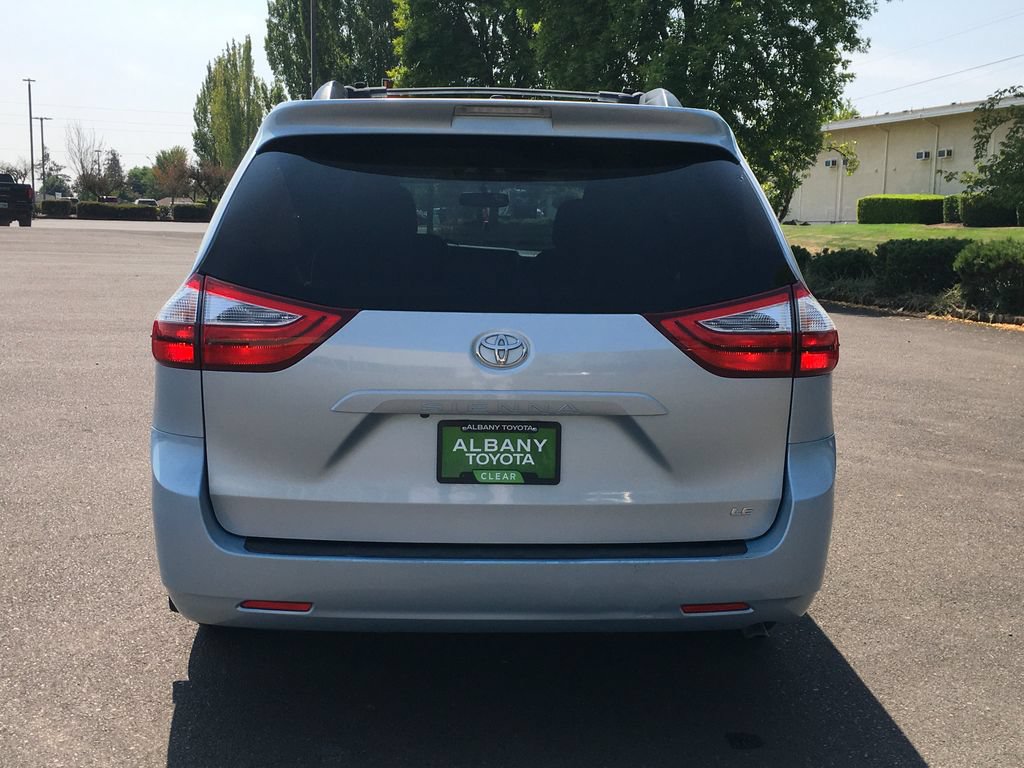 Used 2017 Toyota Sienna LE FWD image 5