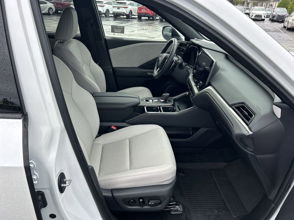 Used 2026 Lexus TX 350 AWD w/ Technology Package image 16