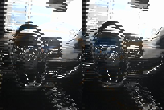 Used 2023 Nissan Rogue SL w/ SL Premium Package image 25