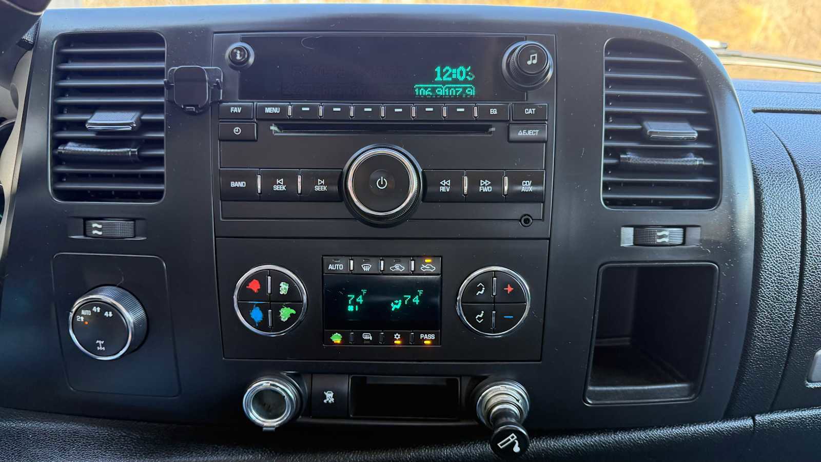 Used 2008 Chevrolet Silverado 1500 LT w/ Power Pack Plus AWD/4WD image 19