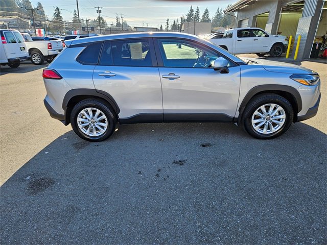 Used 2024 Toyota Corolla Cross LE image 6