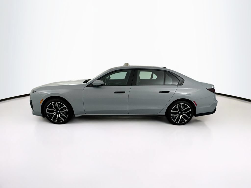 Used 2023 BMW 760i xDrive AWD/4WD image 8