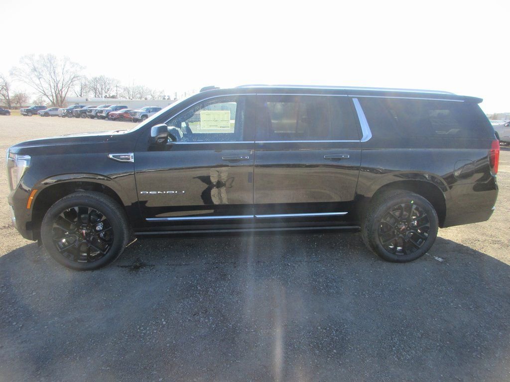 New 2026 GMC Yukon XL Denali w/ Sun & Power Step Package image 8