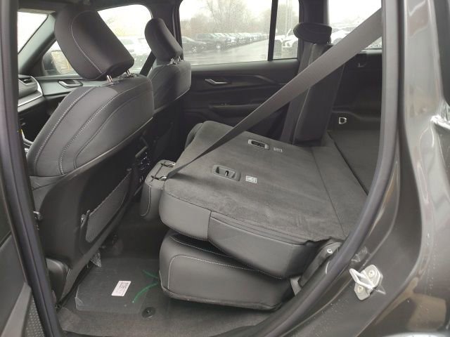 New 2026 Jeep Grand Cherokee Laredo image 24