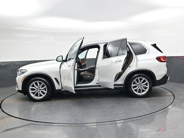 Used 2023 BMW X5 xDrive40i w/ Executive Package image 42