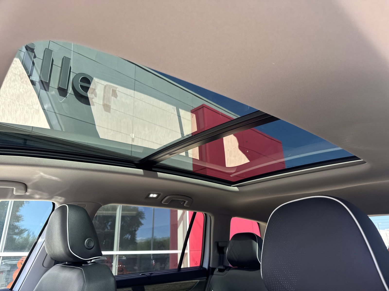 New 2026 Volkswagen Atlas SEL Premium R-Line image 18