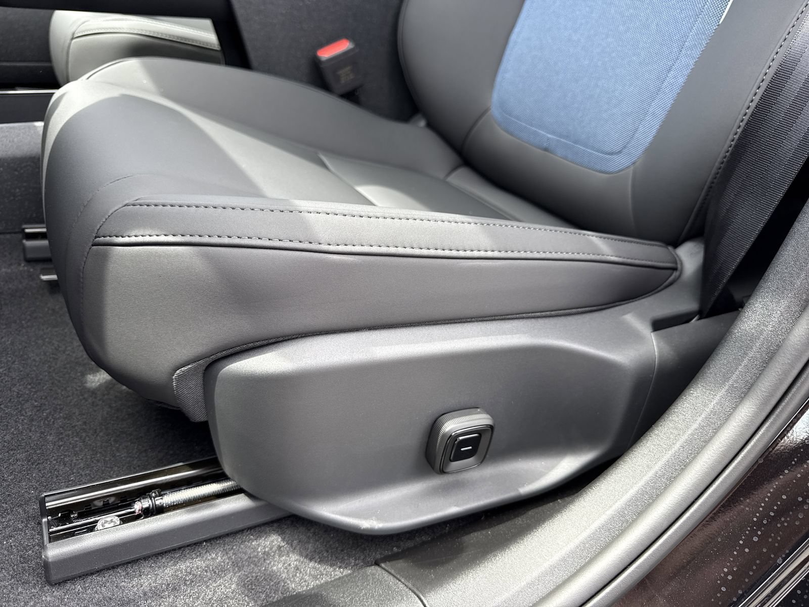 New 2026 Volvo EX30 Plus w/ Climate Package AWD/4WD image 11