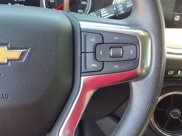 Used 2025 Chevrolet Blazer LT FWD image 18