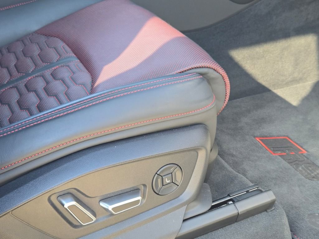 Used 2025 Audi RS Q8 performance image 36