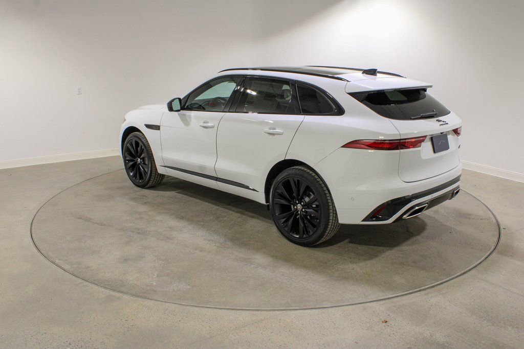 New 2026 Jaguar F-PACE R-Dynamic S image 3
