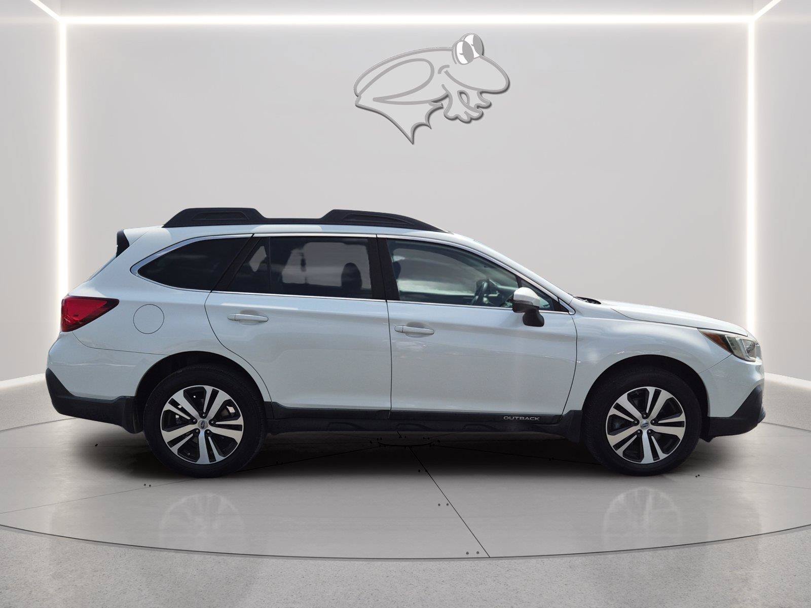 Used 2019 Subaru Outback 3.6R Limited w/ Popular Package #2 AWD/4WD image 4