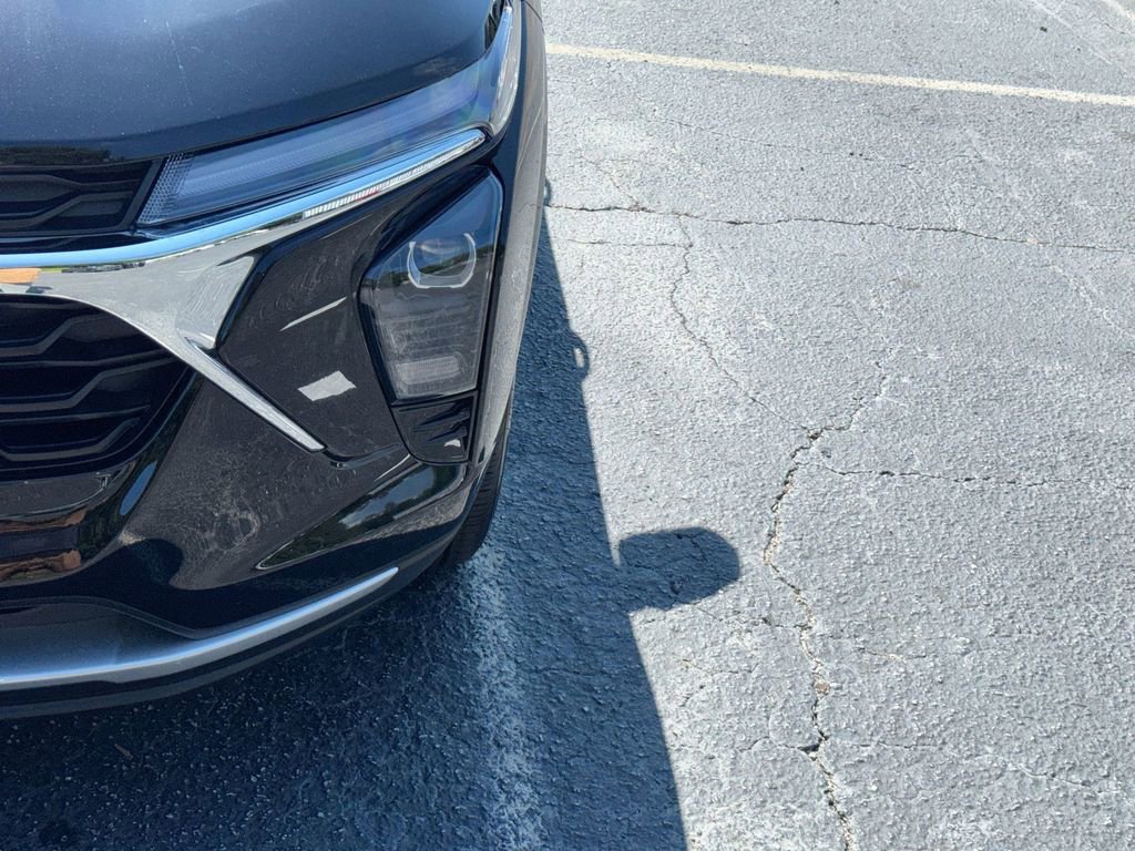 New 2026 Chevrolet Trax LT FWD image 10