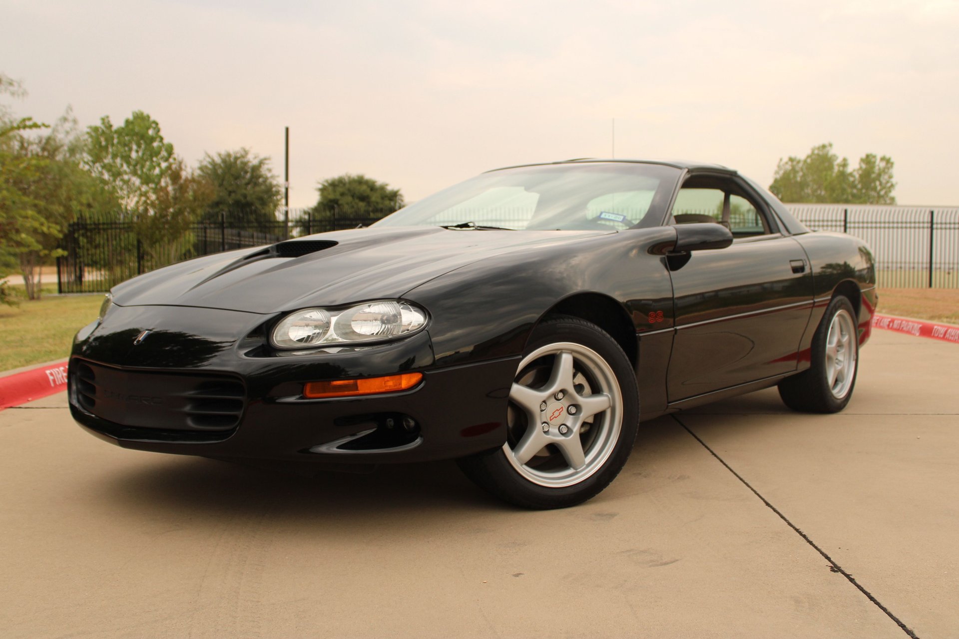 Used 1999 Chevrolet Camaro Z28 w/ SS Performance/Appearance Pkg RWD image 3