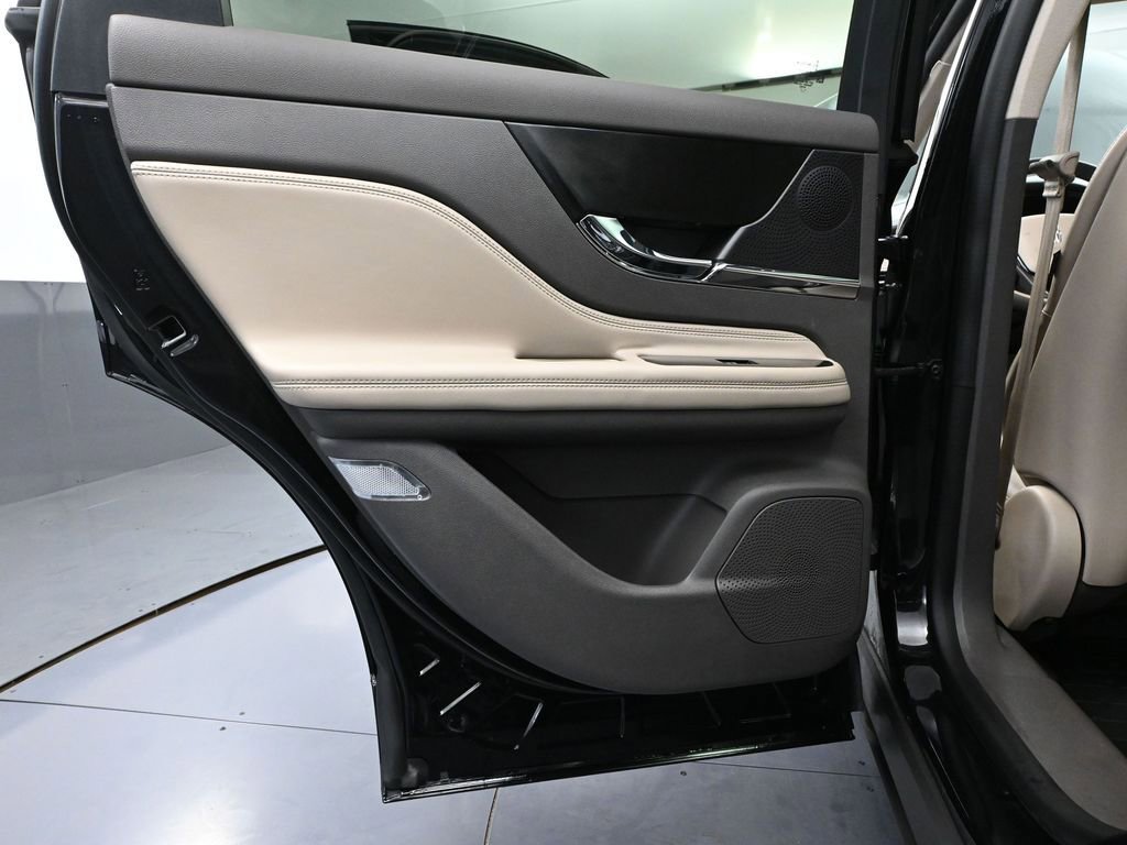 Used 2024 Lincoln Corsair AWD w/ Equipment Group 101A image 40