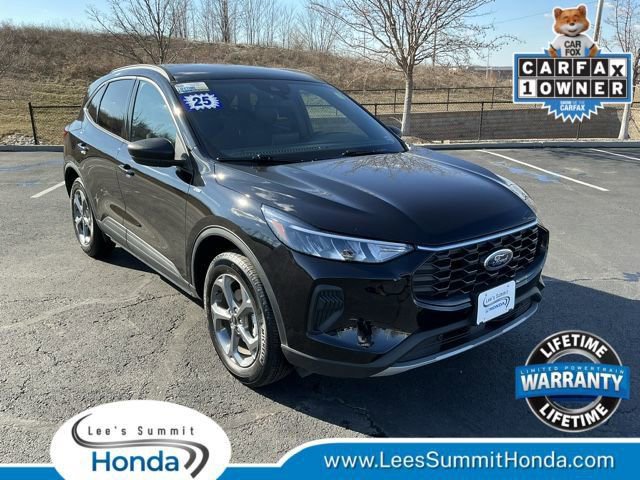 Used 2025 Ford Escape ST-Line image 1