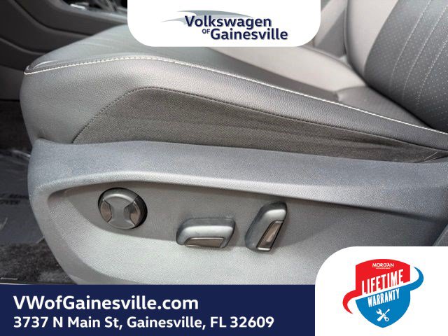 Certified 2024 Volkswagen Tiguan SE R-Line AWD/4WD image 18