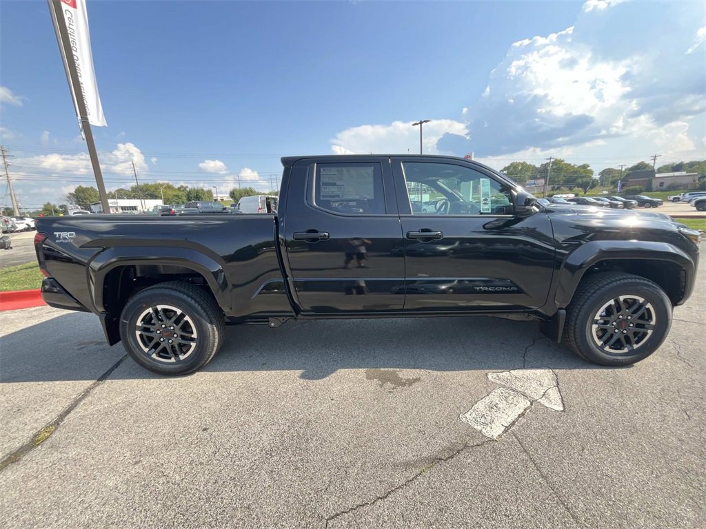 New 2025 Toyota Tacoma TRD Sport image 8