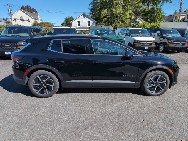 New 2026 Chevrolet Equinox EV LT image 4