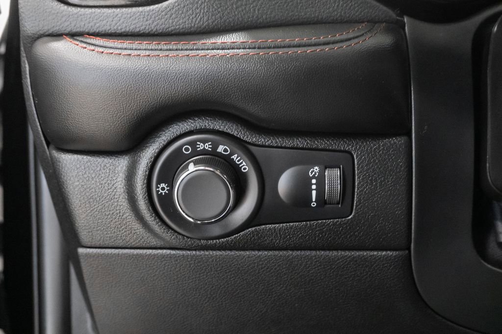 Certified 2025 Dodge Durango GT AWD/4WD image 10