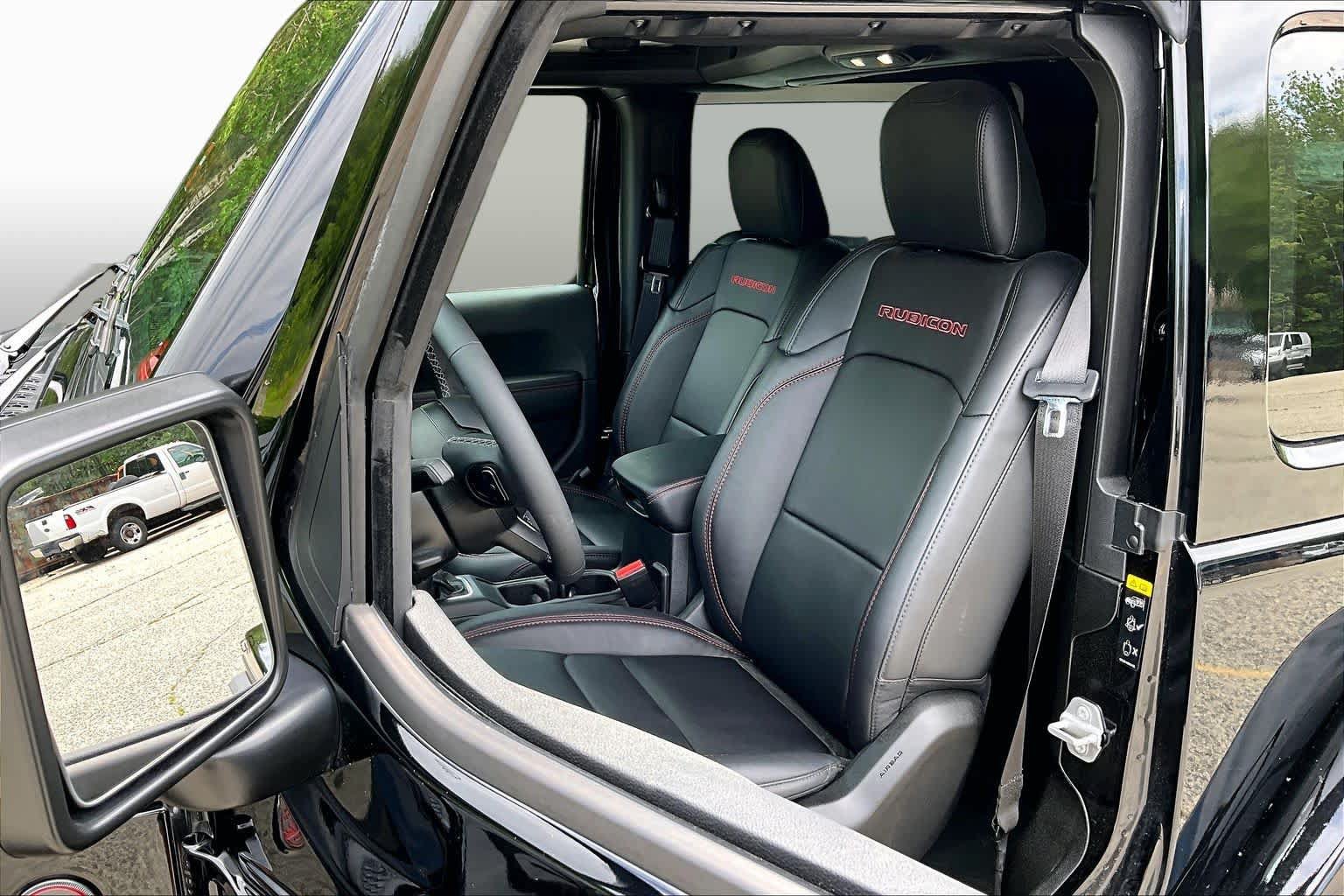 Used 2025 Jeep Wrangler Rubicon AWD/4WD image 9