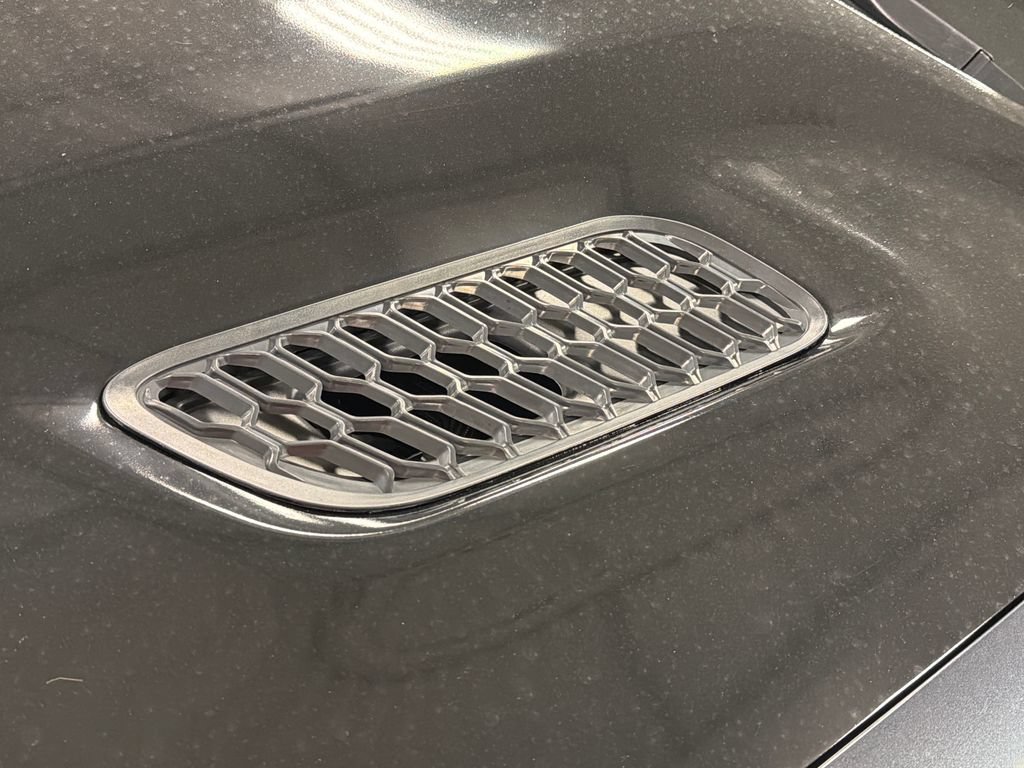 Used 2018 Dodge Charger SRT RWD image 11