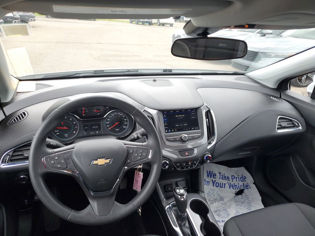 Used 2019 Chevrolet Cruze LT FWD image 23