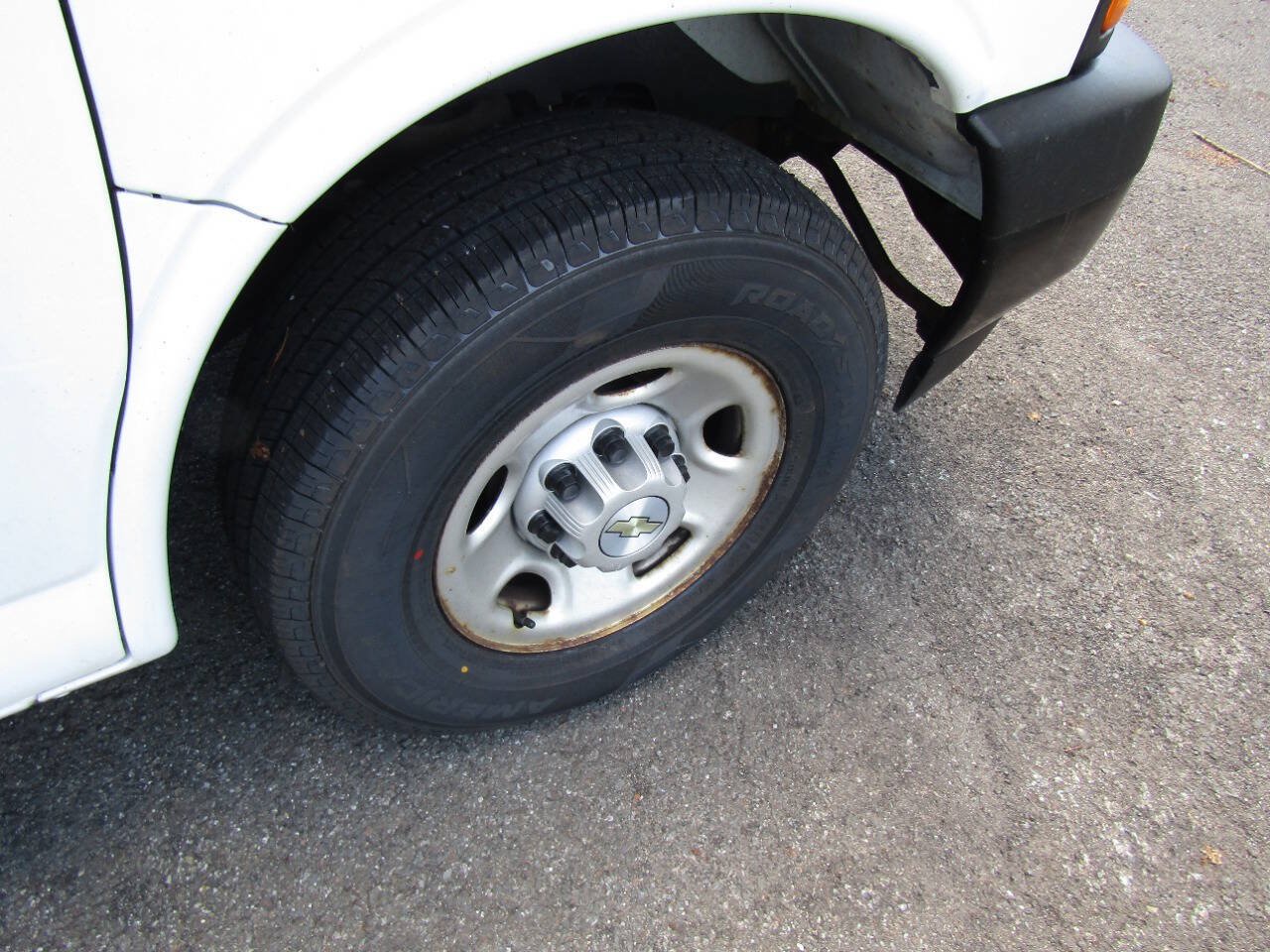 Used 2021 Chevrolet Express 2500 w/ Driver Convenience Package RWD image 26