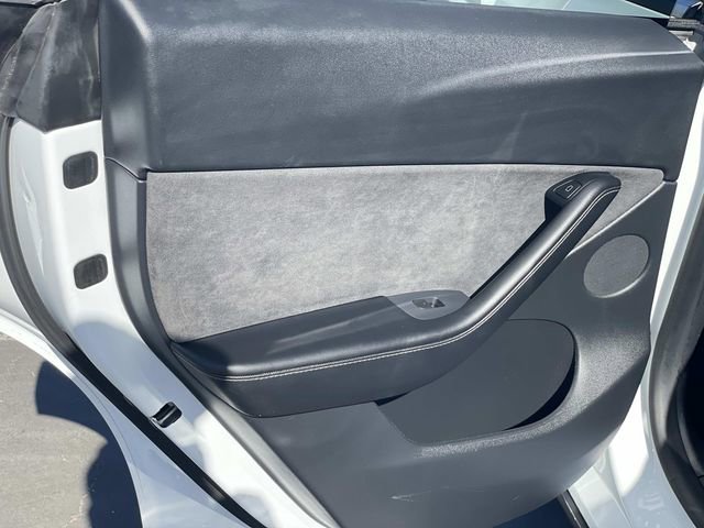 Used 2021 Tesla Model Y Long Range image 32