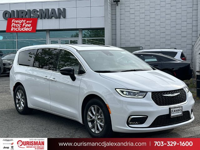 New 2026 Chrysler Pacifica Limited FWD image 1