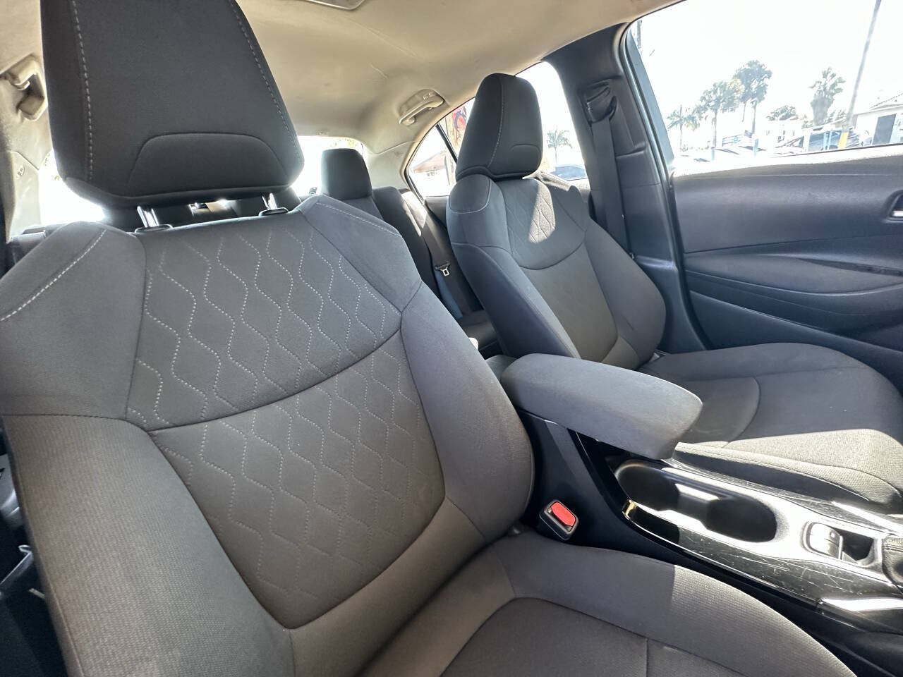 Used 2020 Toyota Corolla LE FWD image 11