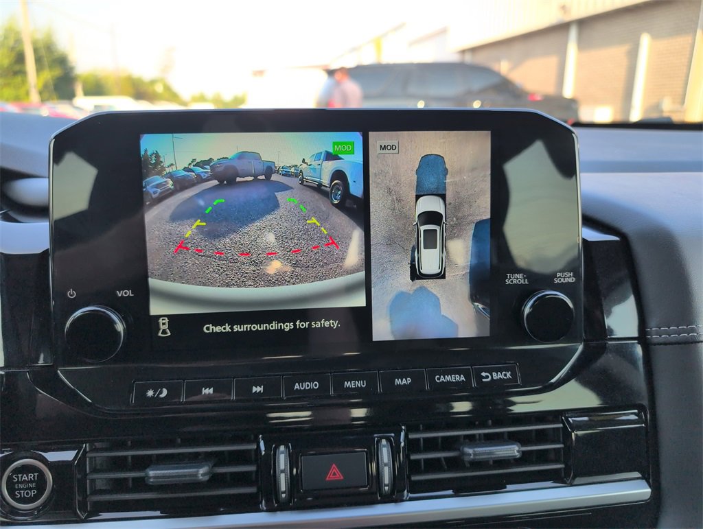 Used 2024 Nissan Pathfinder Platinum image 23