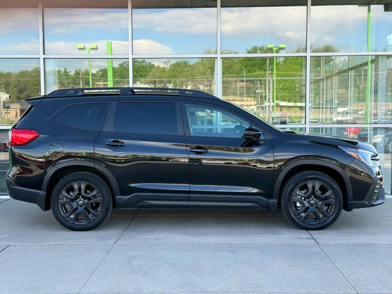 Used 2025 Subaru Ascent Bronze Edition AWD/4WD image 8