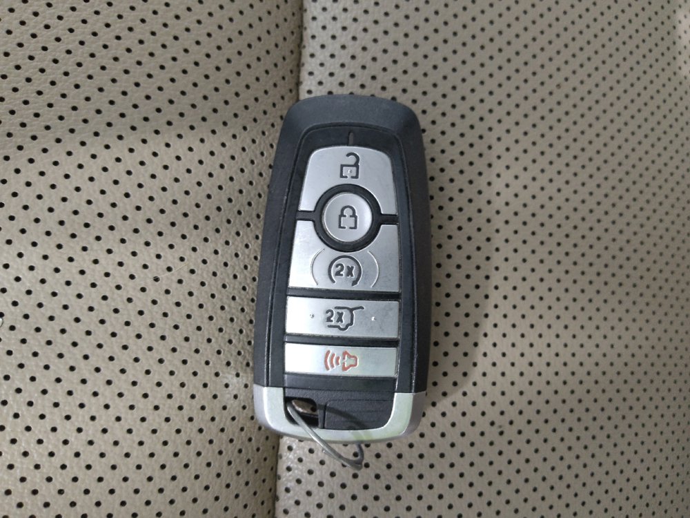 Used 2022 Ford Escape SEL w/ Technology Package FWD image 32