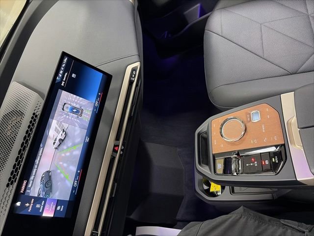 Used 2023 BMW iX xDrive50 w/ Premium Package image 25