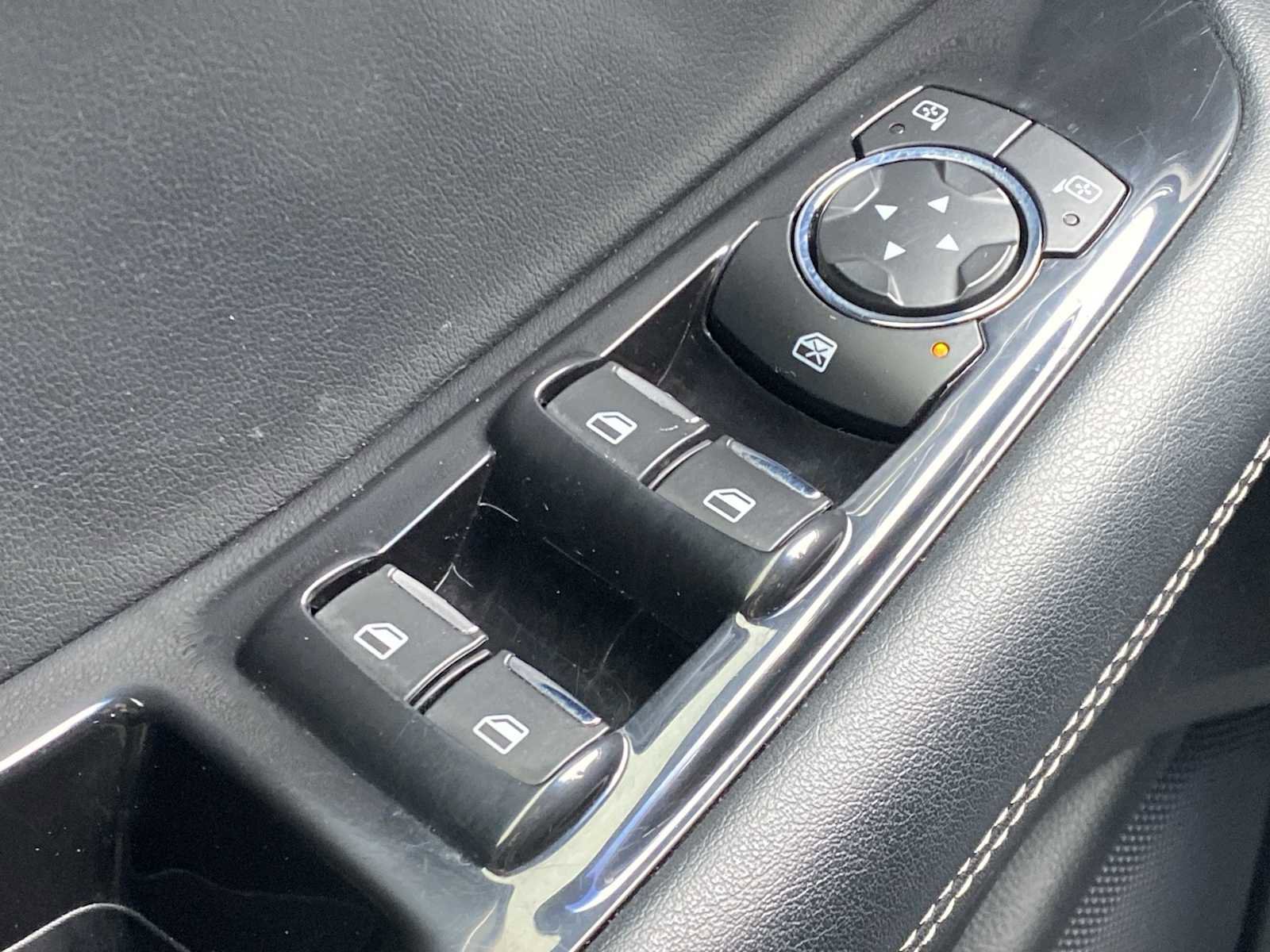 Used 2019 Ford Edge ST image 20