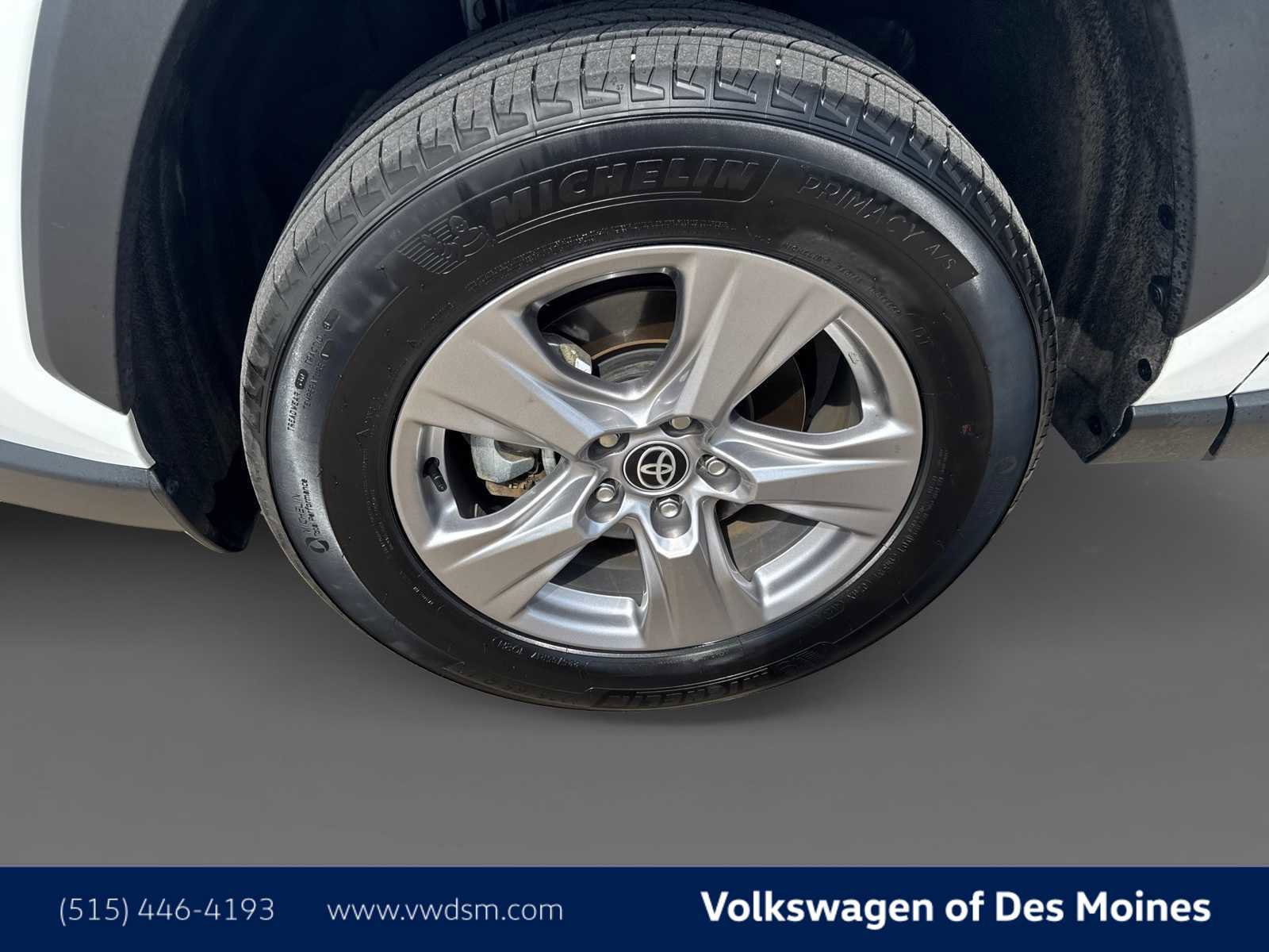 Used 2025 Toyota RAV4 XLE image 8