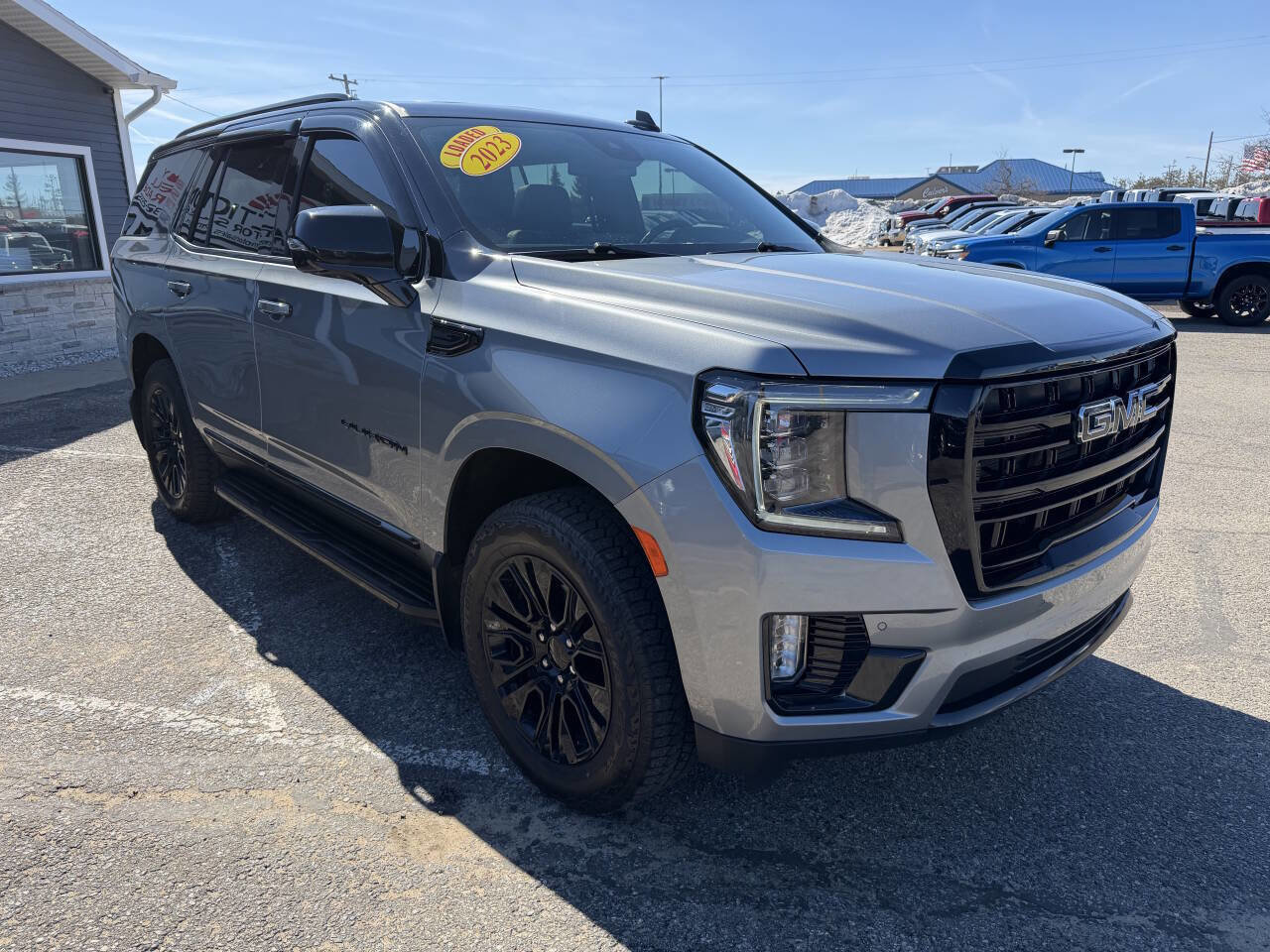 Used 2023 GMC Yukon SLT w/ SLT Luxury Package image 7