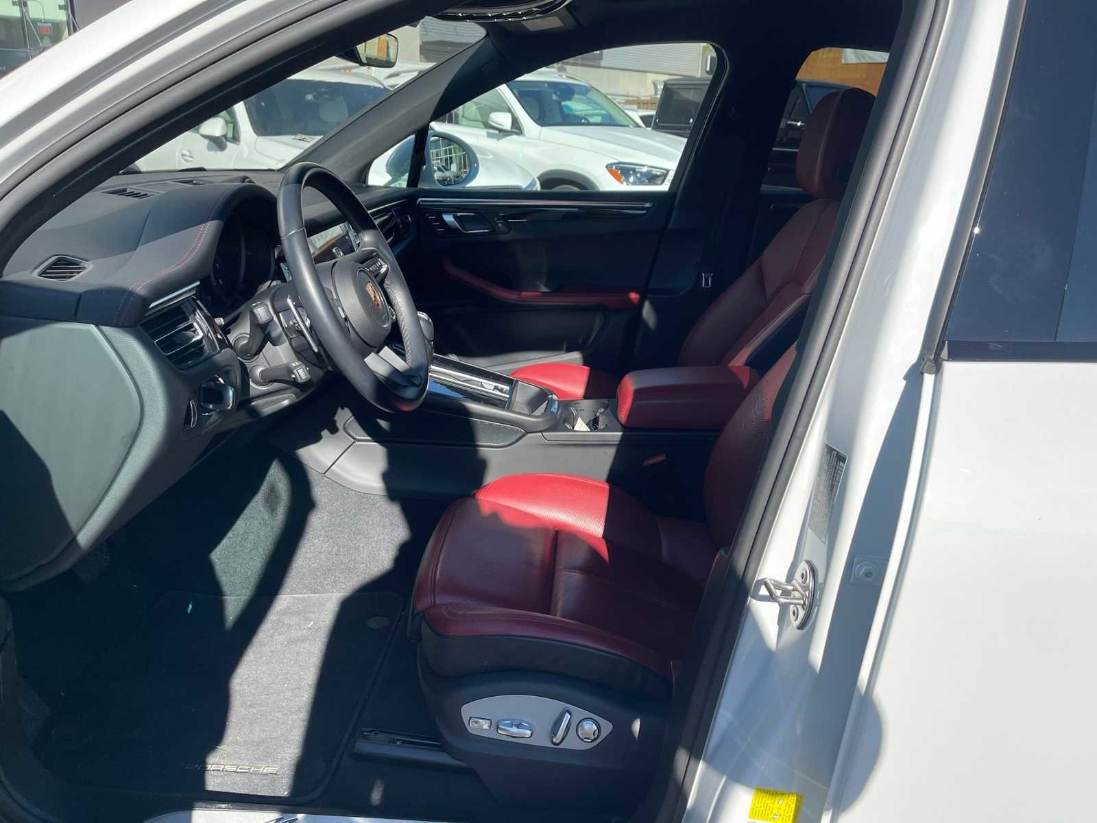 Used 2024 Porsche Macan image 37