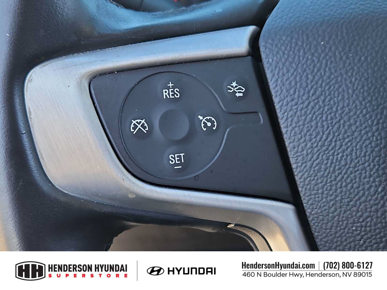 Used 2023 GMC Acadia SLT FWD image 24