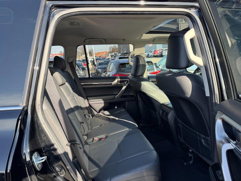 Used 2015 Lexus GX 460 image 10