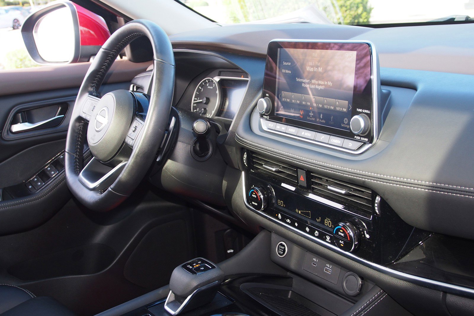 Used 2023 Nissan Rogue SL FWD image 10