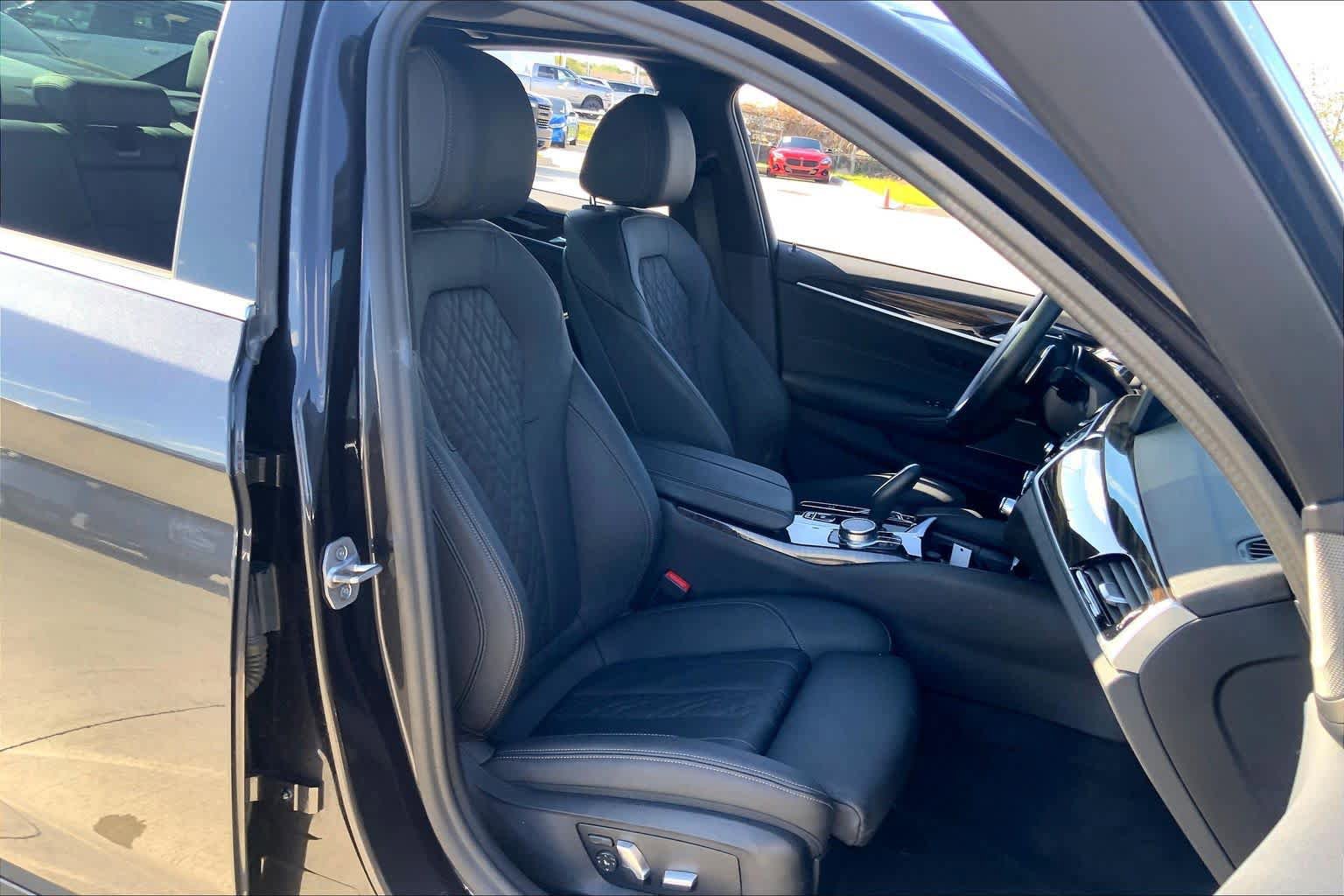 Used 2022 BMW 540i w/ Premium Package image 8