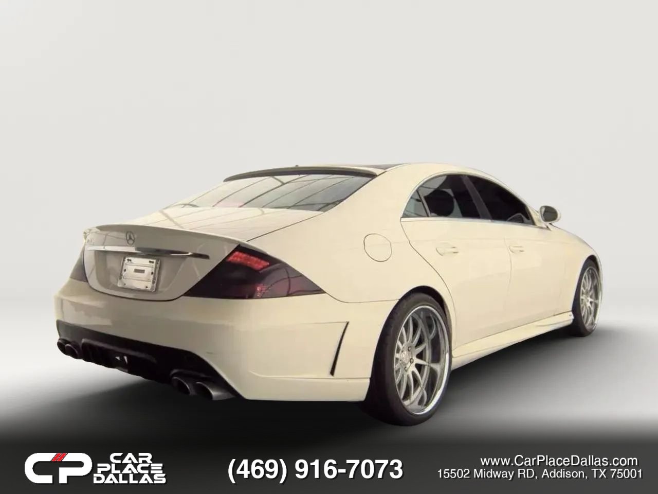 Used 2006 Mercedes-Benz CLS 500 w/ Entertainment Pkg image 2