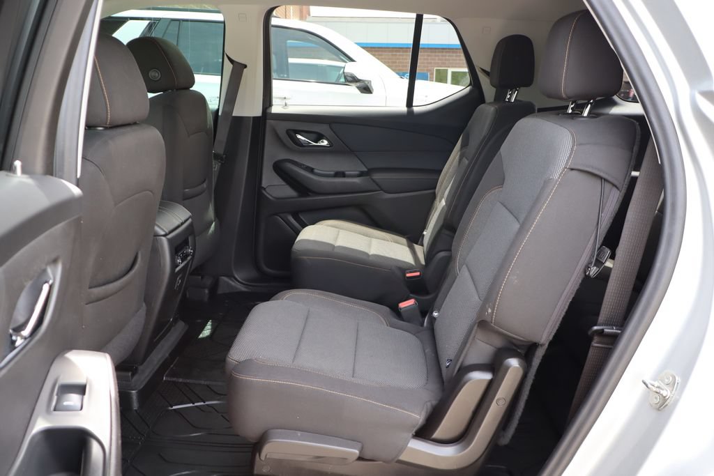 Used 2021 Chevrolet Traverse LT FWD image 38