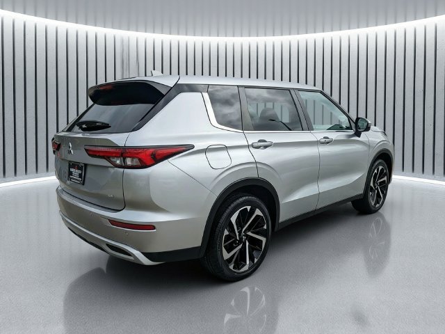 Used 2023 Mitsubishi Outlander SE AWD/4WD image 4